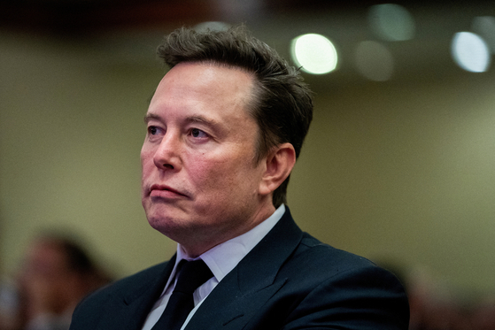 Elon Musk announces Samsung's role in producing Tesla's next-generation AI5 chip