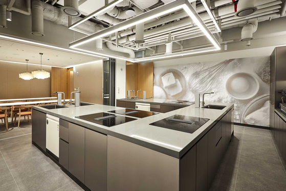 Department stores bet bigger on 'cultural centers' to keep customers longer Department stores bet bigger on 'cultural centers' to keep customers longer