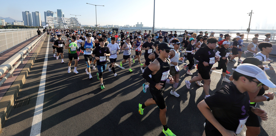 Popular marathon to crisscross Seoul districts, bridges this Sunday