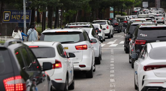 [WHY] ‘Sushi on wheels’: Is Korea's obsession with white and black cars finally changing?