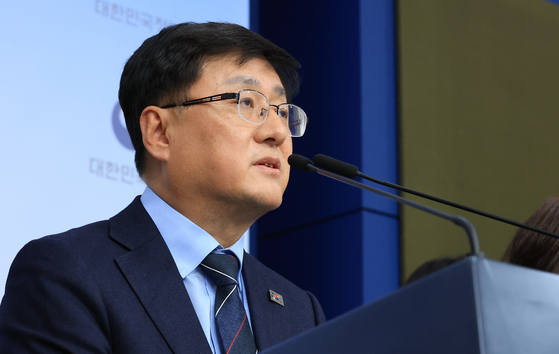 Top office presses ahead with 2035 emissions reduction as industries fear costs, cut in competitiveness