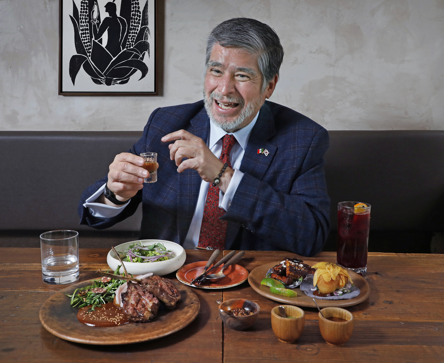 Mexican ambassador points to upcoming FIFA World Cup match, shared cuisine between 'brother' nations — Korea JoongAng Daily - Daily News from Korea cover