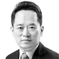 Yellow envelope law risks overlooking incentives in market economy — Korea JoongAng Daily - Daily News from Korea cover