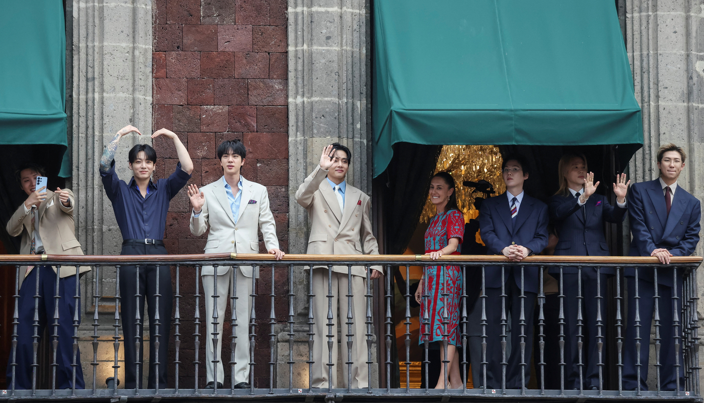 How BTS's arrival in Mexico became a national occasion episode artwork