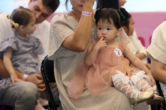 [WHY] 'Do this to conceive a daughter': Korea’s newfound obsession with baby girls episode artwork