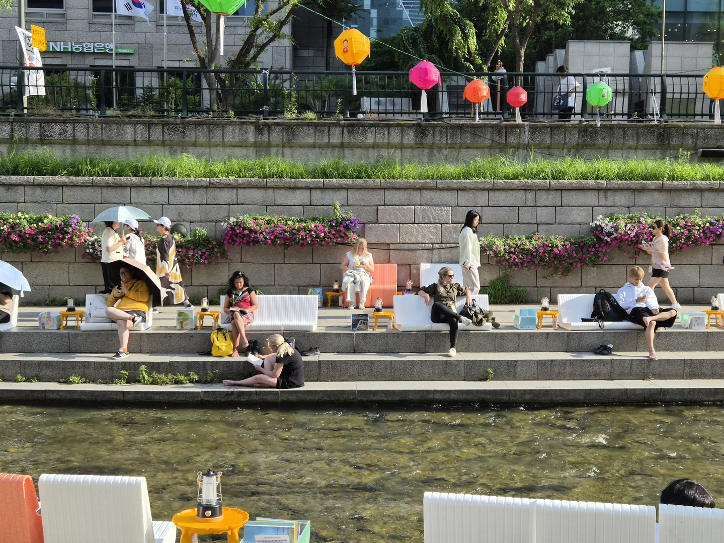 Korean libraries, reading spaces grow multilingual amid demographic shift, tourism boom episode artwork