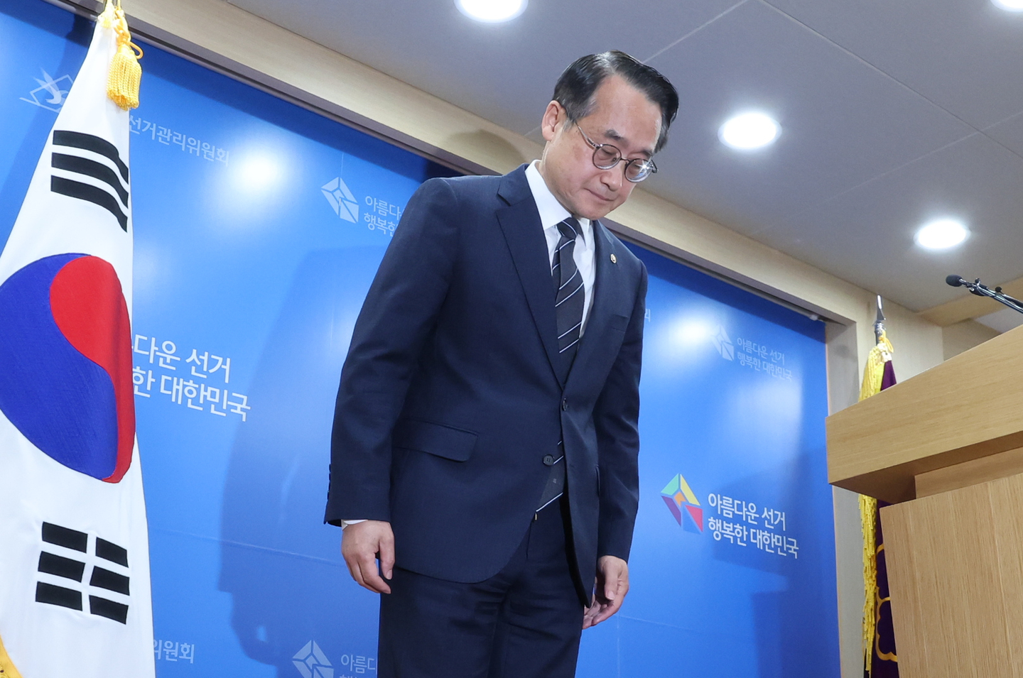 Election watchdog forgets its purpose, fails spectacularly in its duty episode artwork